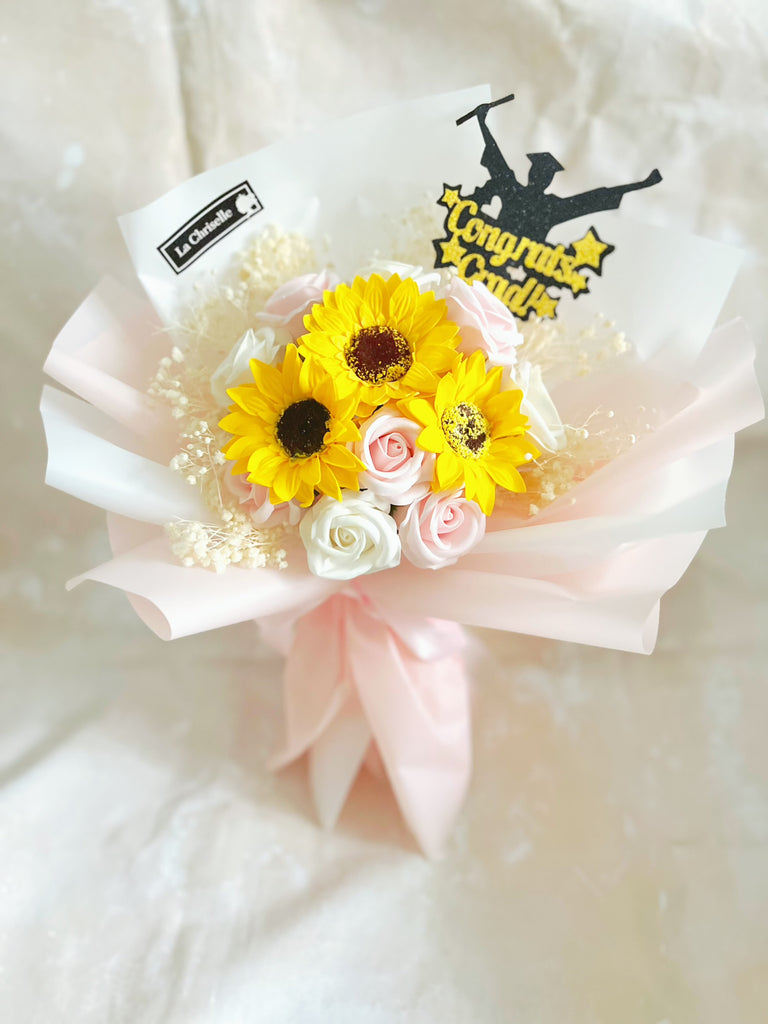 (番梘花) 夢想中的畢業禮-畢業花束系列—太陽花 玫瑰花 乾燥花束