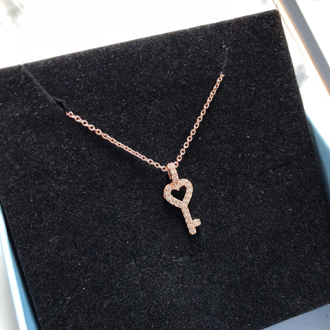 (套裝)迷你版天長地久9枝粉紅白保鮮玫瑰花永生花束  + 頸鏈 Le Petit Forever Love Preserved Pink Rose  Flower Bouquet