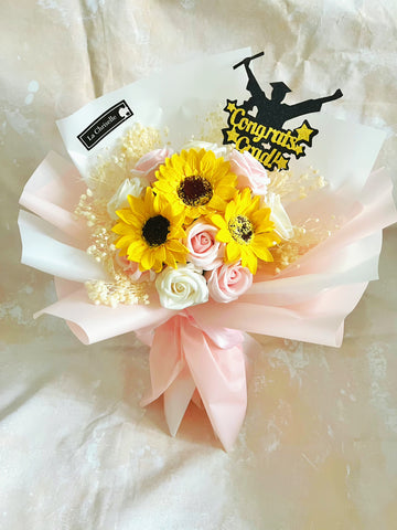 (番梘花) 夢想中的畢業禮-畢業花束系列—太陽花 玫瑰花 乾燥花束
