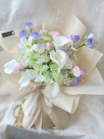 14 天預訂(人造花)馬蹄蘭 生日花束 畢業花束