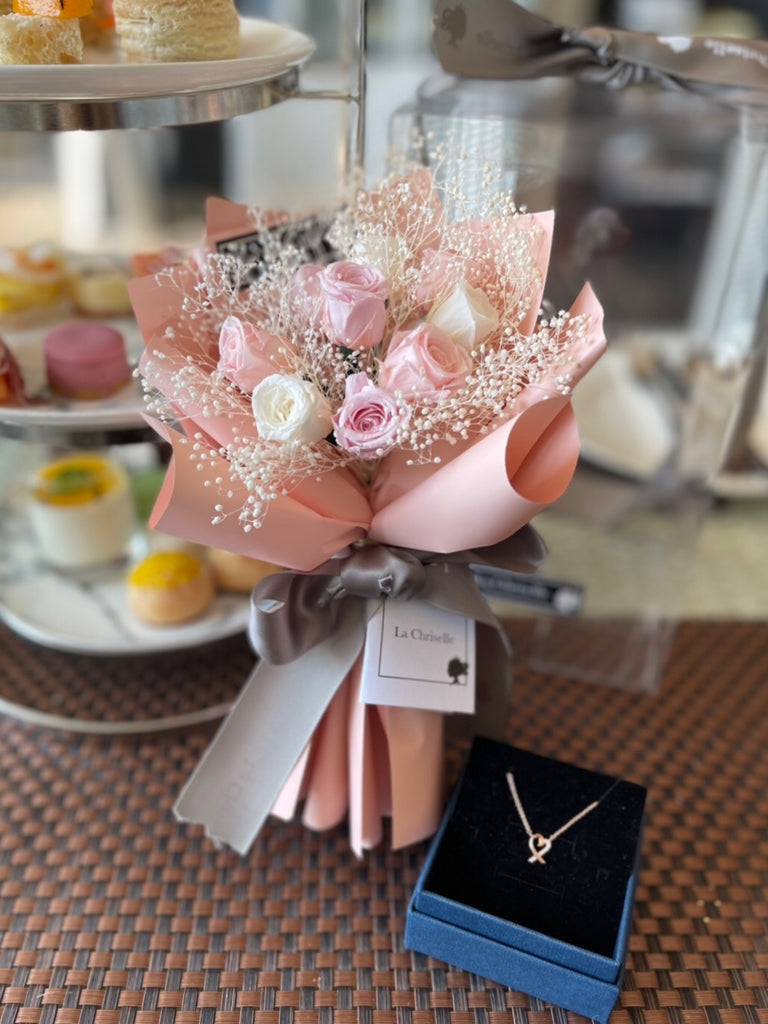 (套裝)迷你版天長地久9枝粉紅白保鮮玫瑰花永生花束  + 頸鏈 Le Petit Forever Love Preserved Pink Rose  Flower Bouquet