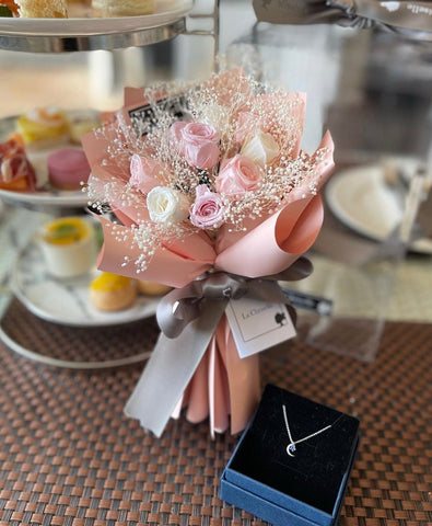 (套裝)迷你版天長地久9枝粉紅白保鮮玫瑰花永生花束  + 頸鏈 Le Petit Forever Love Preserved Pink Rose  Flower Bouquet