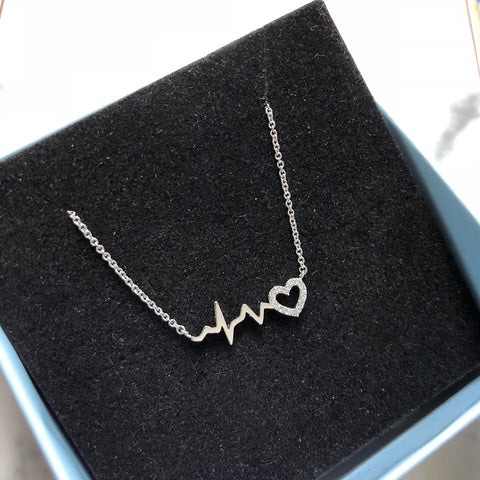 （套裝）迷你版天長地久9枝紅色保鮮玫瑰花永生花束  + 頸鏈 Le Petit Forever Love Preserved  Red  Rose  Flower Bouquet