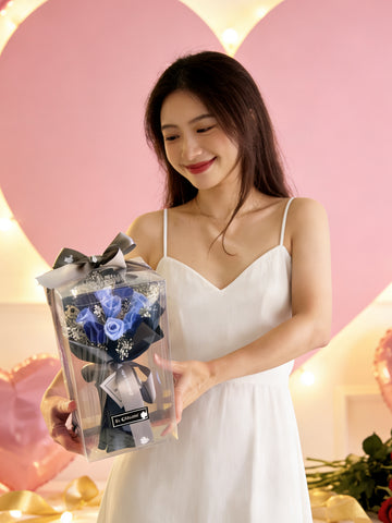 頸鏈套裝 (情人節預訂) *迷你*版天長地久9枝藍色保鮮玫瑰花束  永生花 Le Petit Forever Love Preserved Blue Rose  Flower Bouquet