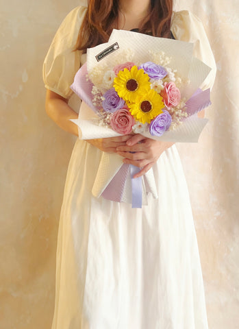 （番梘花）柔美-畢業花束系列—太陽花 玫瑰花 乾燥花束