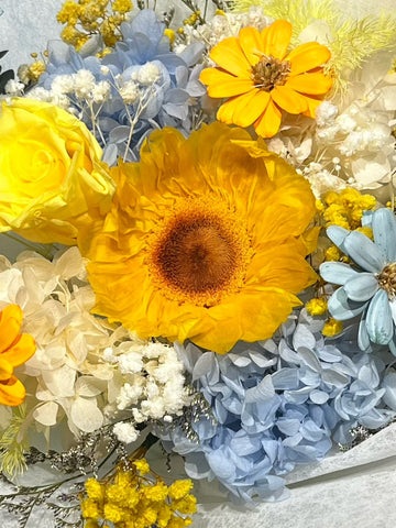 (有現貨)（保鮮花）伴我啟航 向日葵 + 玫瑰花 畢業花束 中學 小學 幼稚園 大學畢業