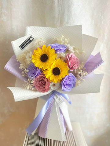 （番梘花）柔美-畢業花束系列—太陽花 玫瑰花 乾燥花束