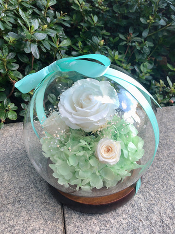 玫瑰花水晶球保鮮花