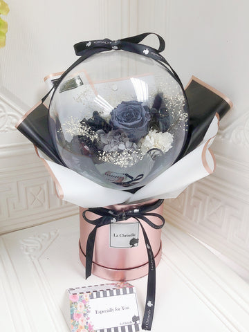 夢幻系-告白氣球，生日求婚花束保鮮花 永生花束 Love Balloon Preserved Roses black / grey/ white  Bouquet Bucket