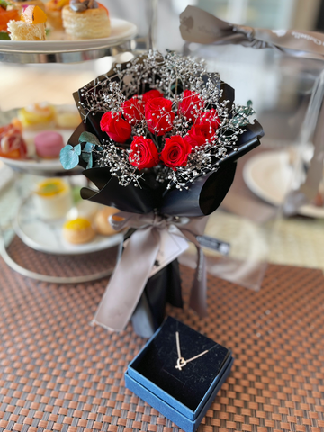 （套裝）迷你版天長地久9枝紅色保鮮玫瑰花永生花束  + 頸鏈 Le Petit Forever Love Preserved  Red  Rose  Flower Bouquet
